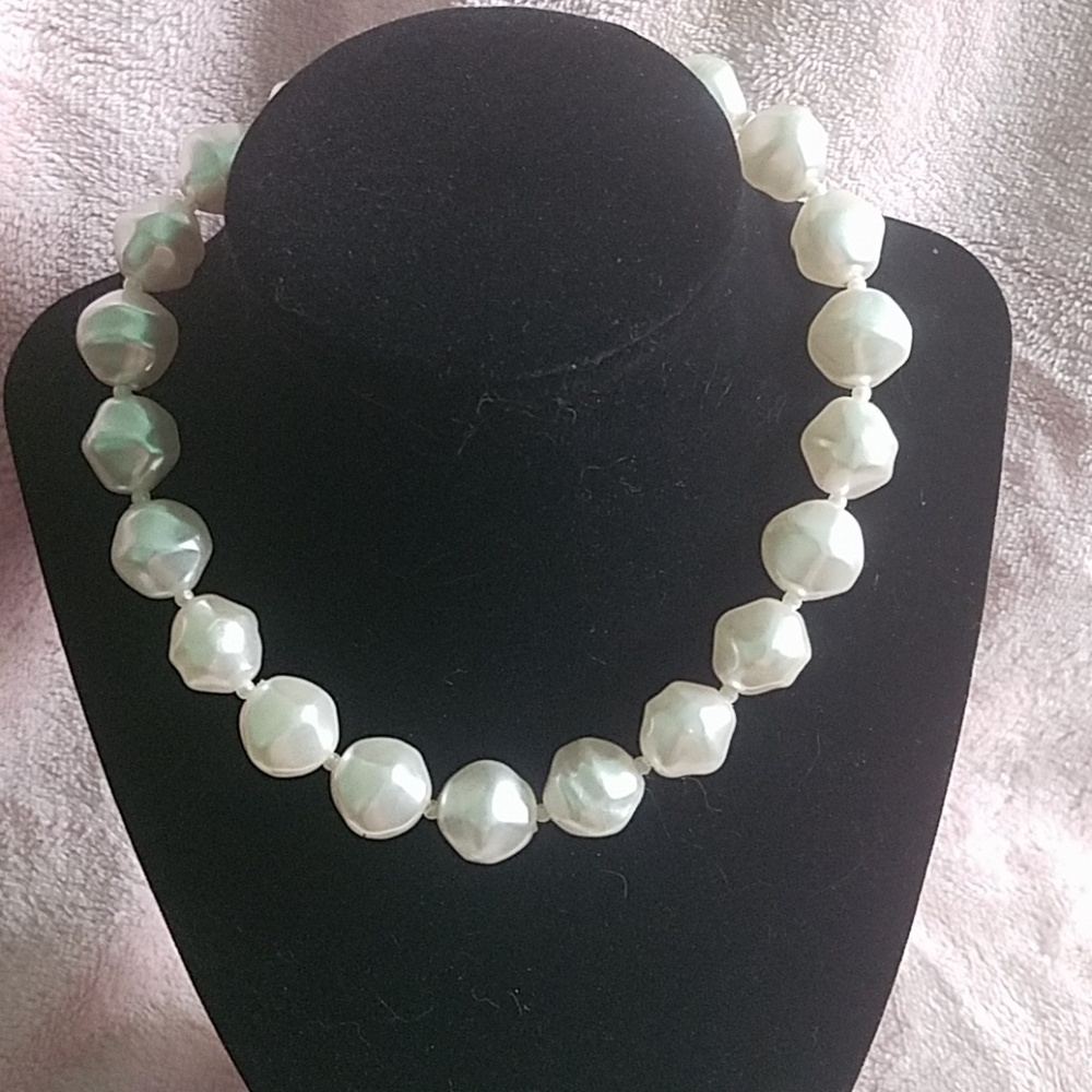Pearl pebble necklace / choker
